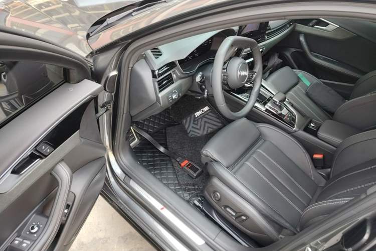 Used Audi A4L 2023 40 TFSI Luxury Dynamic Model Driver Seat