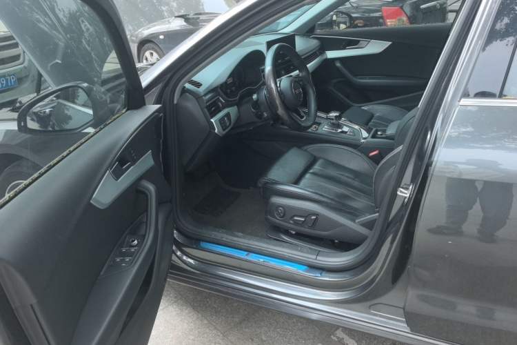 Used Audi A4L 2023 40 TFSI Fashion Dynamic Model Driver Seat