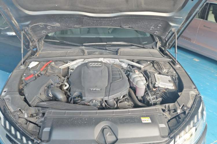 Used Audi A4L 2023 40 TFSI Fashion Dynamic Model Engine Bay