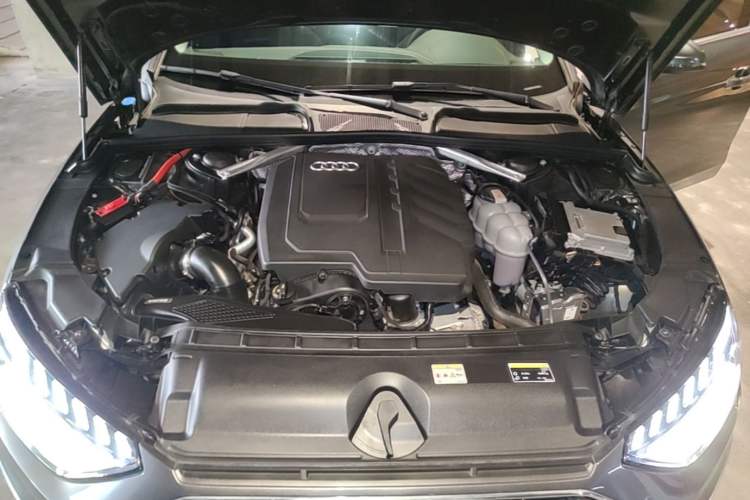 Used Audi A4L 2023 40 TFSI Fashion Dynamic Model Engine Bay