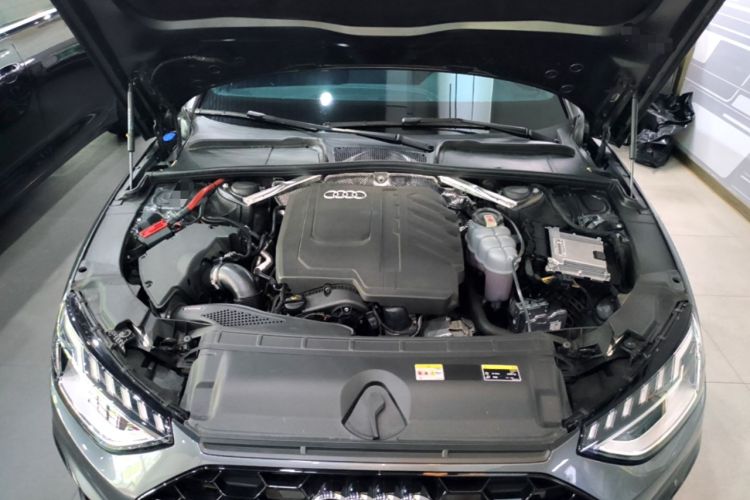 Used Audi A4L 2023 40 TFSI Luxury Dynamic Model Engine Bay
