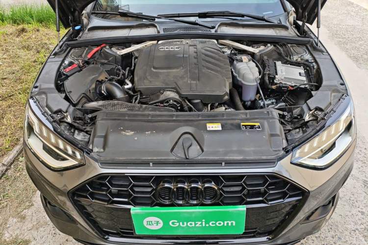 Used Audi A4L 2023 40 TFSI Fashion Dynamic Model Engine Bay