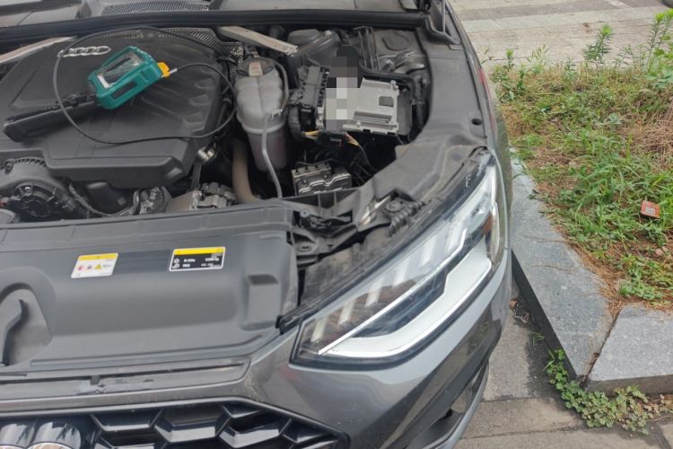 Used Audi A4L 2023 40 TFSI Luxury Dynamic Model Engine Bay Left