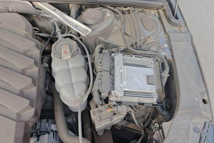 Used Audi A4L 2023 40 TFSI Luxury Dynamic Model Engine Bay Left