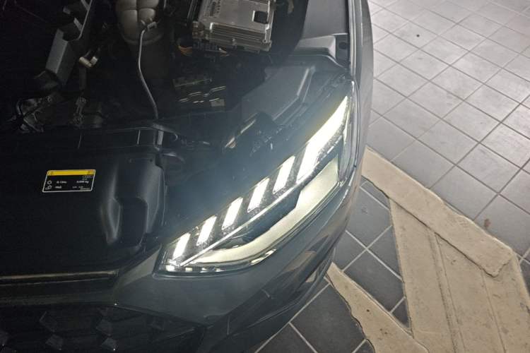 Used Audi A4L 2023 40 TFSI Luxury Dynamic Model Engine Bay Left