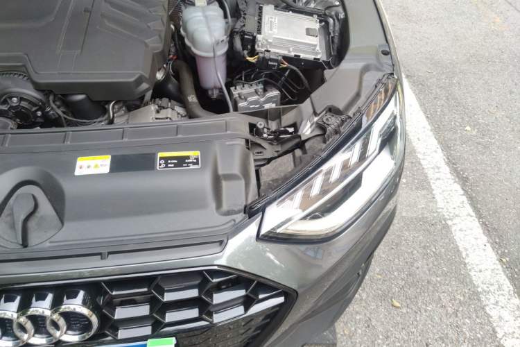 Used Audi A4L 2023 40 TFSI Luxury Dynamic Model Engine Bay Left