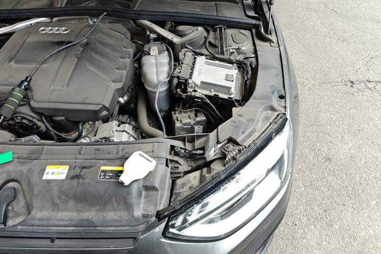 Used Audi A4L 2023 40 TFSI Luxury Dynamic Model Engine Bay Left