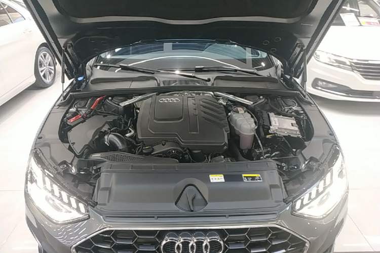 Used Audi A4L 2023 40 TFSI Fashion Dynamic Model Engine Bay