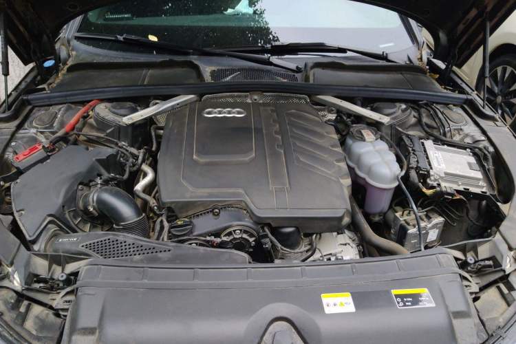Used Audi A4L 2023 40 TFSI Luxury Dynamic Model Engine Bay