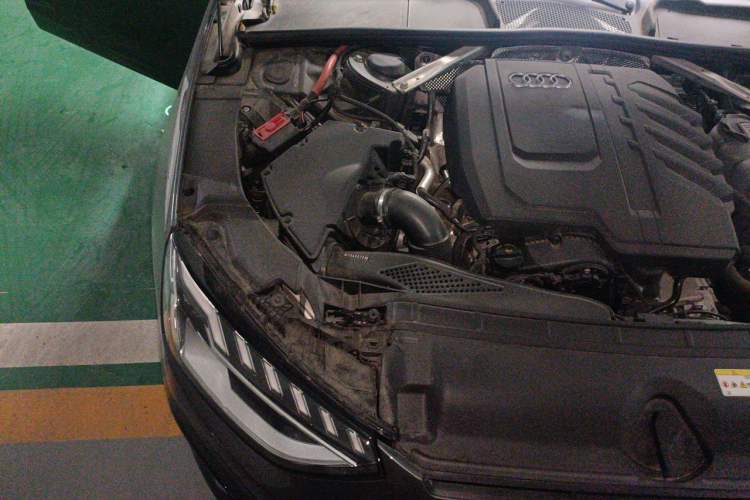 Used Audi A4L 2023 40 TFSI Luxury Dynamic Model Engine Bay Right