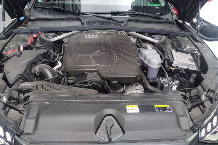 Used Audi A4L 2023 40 TFSI Fashionable and Elegant Version Engine Bay