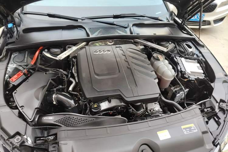 Used Audi A4L 2023 40 TFSI Luxury Dynamic Model Engine Bay