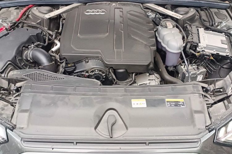 Used Audi A4L 2023 40 TFSI Fashion Dynamic Model Engine Bay