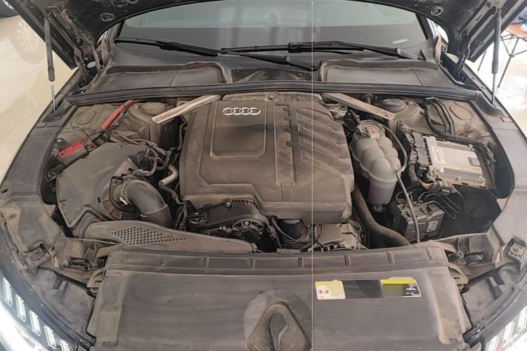 Used Audi A4L 2023 40 TFSI Luxury Dynamic Model Engine Bay