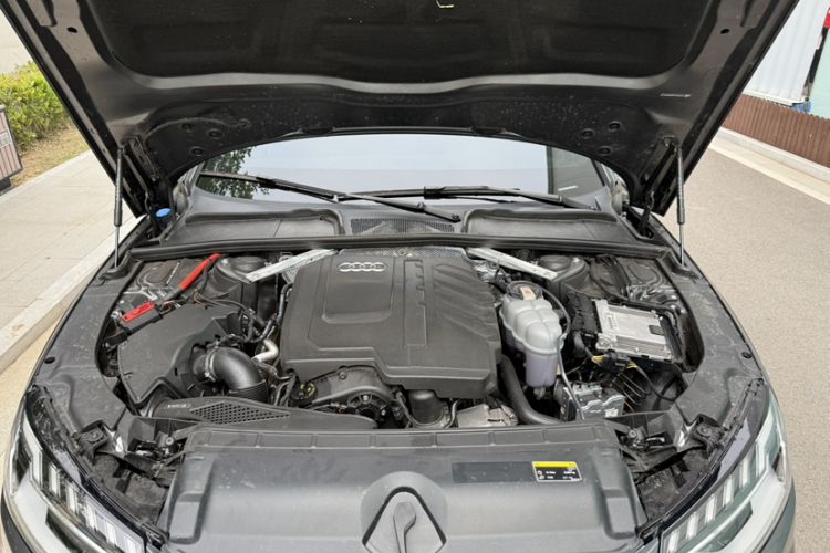 Used Audi A4L 2023 40 TFSI Luxury Dynamic Model Engine Bay