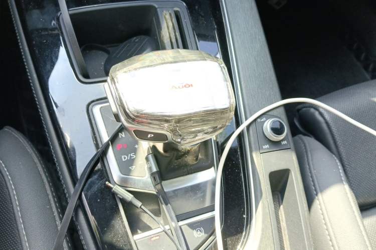 Used Audi A4L 2023 40 TFSI Luxury Dynamic Model Gear Lever