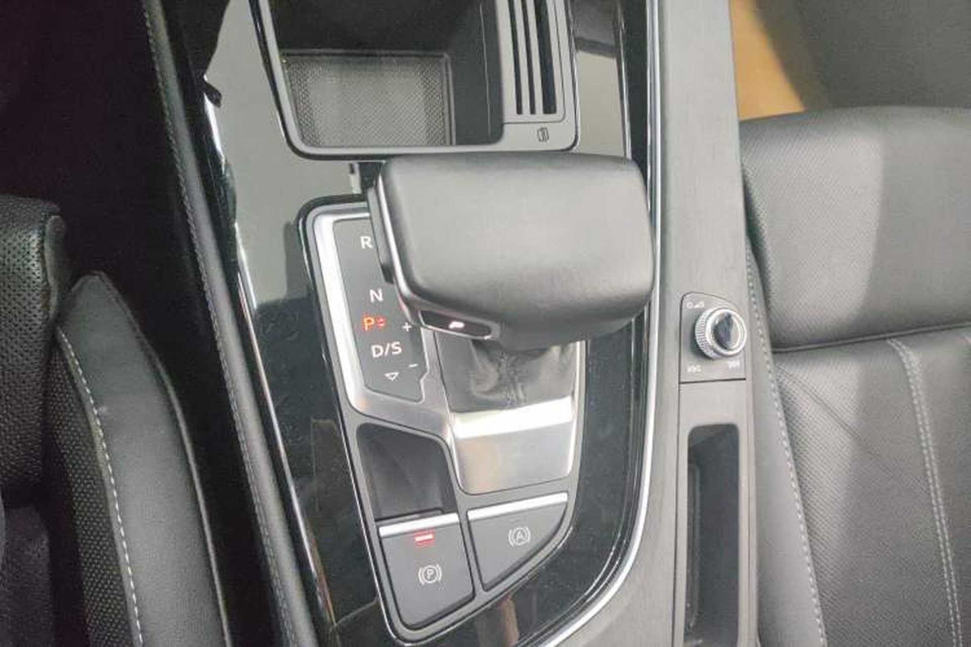 Used Audi A4L 2023 40 TFSI Luxury Dynamic Model Gear Lever