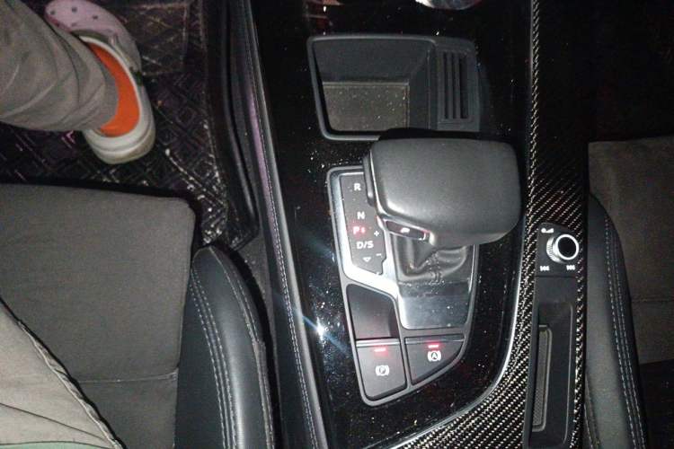 Used Audi A4L 2023 45 TFSI quattro Prestige Dynamic Edition Gear Lever