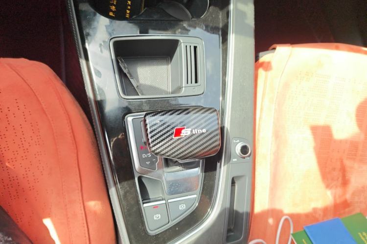 Used Audi A4L 2023 40 TFSI Luxury Dynamic Model Gear Lever