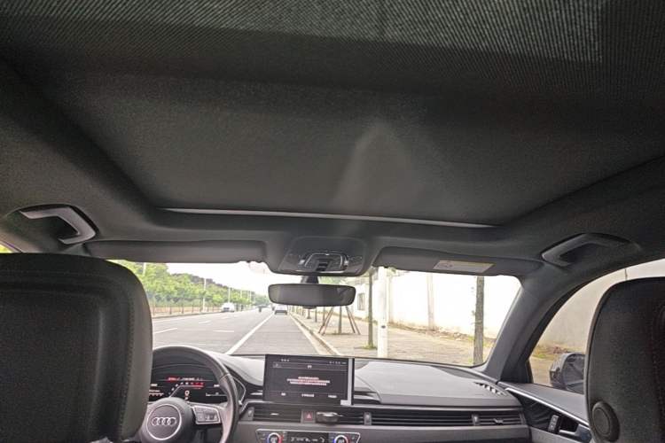 Used Audi A4L 2023 40 TFSI Luxury Dynamic Model Headliner