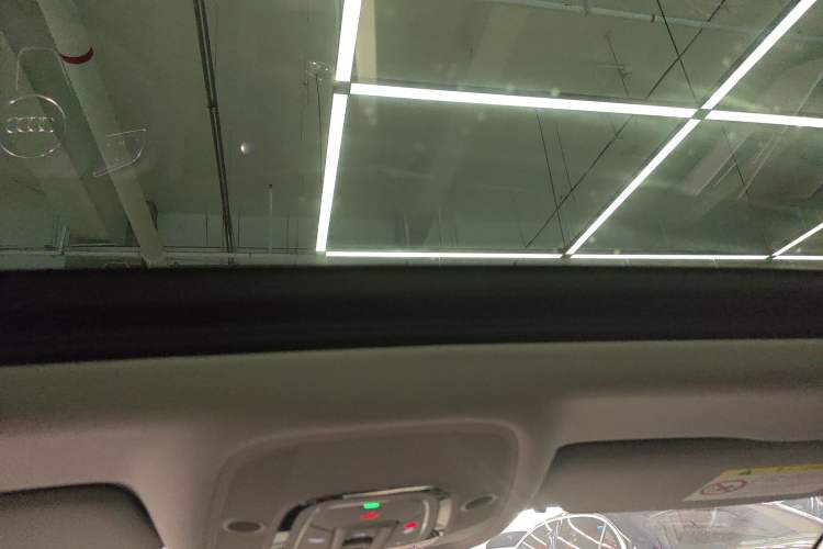 Used Audi A4L 2023 40 TFSI Fashion Dynamic Model Headliner