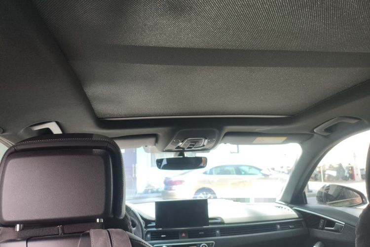 Used Audi A4L 2023 40 TFSI Luxury Dynamic Model Headliner
