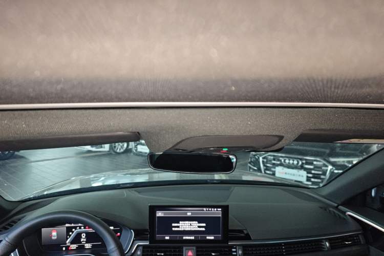 Used Audi A4L 2023 40 TFSI Luxury Dynamic Model Headliner
