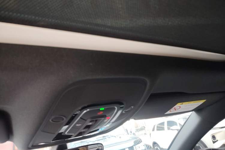 Used Audi A4L 2023 40 TFSI Luxury Dynamic Model Headliner