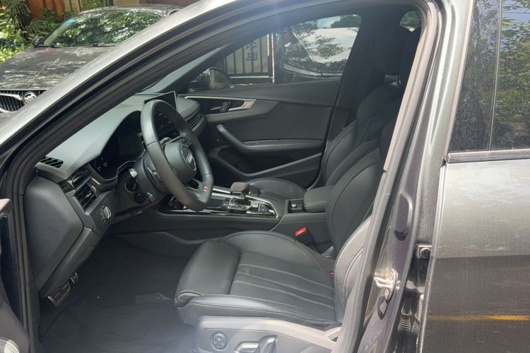 Used Audi A4L 2023 40 TFSI Luxury Dynamic Model Interior 1