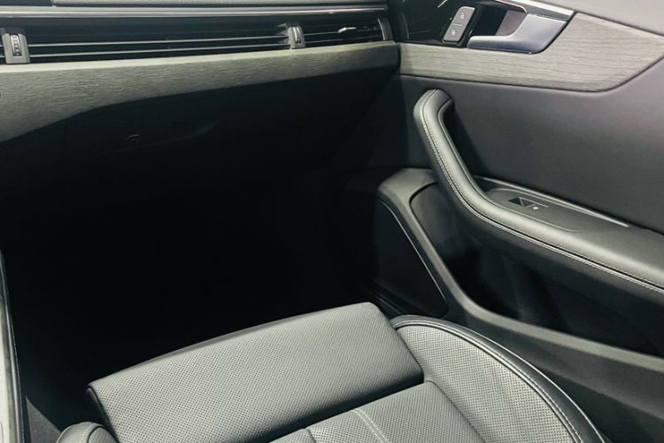 Used Audi A4L 2023 40 TFSI Luxury Dynamic Model Interior 10