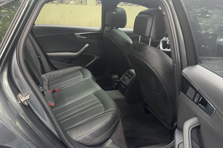 Used Audi A4L 2023 40 TFSI Luxury Dynamic Model Interior 11