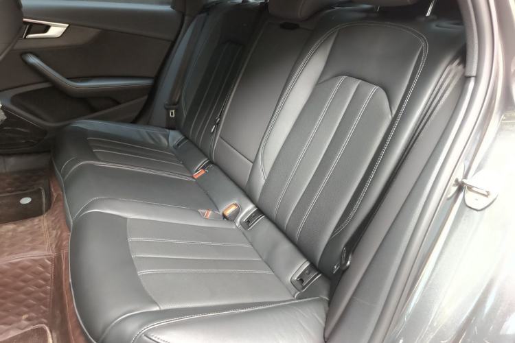 Used Audi A4L 2023 40 TFSI Luxury Dynamic Model Interior 4