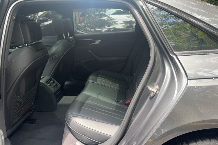 Used Audi A4L 2023 40 TFSI Luxury Dynamic Model Interior 4