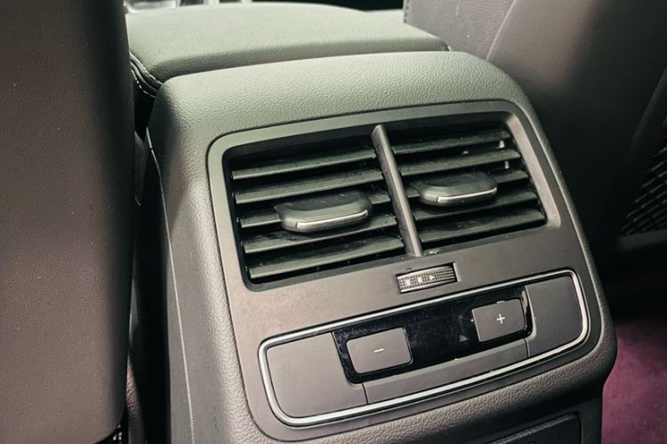 Used Audi A4L 2023 40 TFSI Luxury Dynamic Model Interior 4