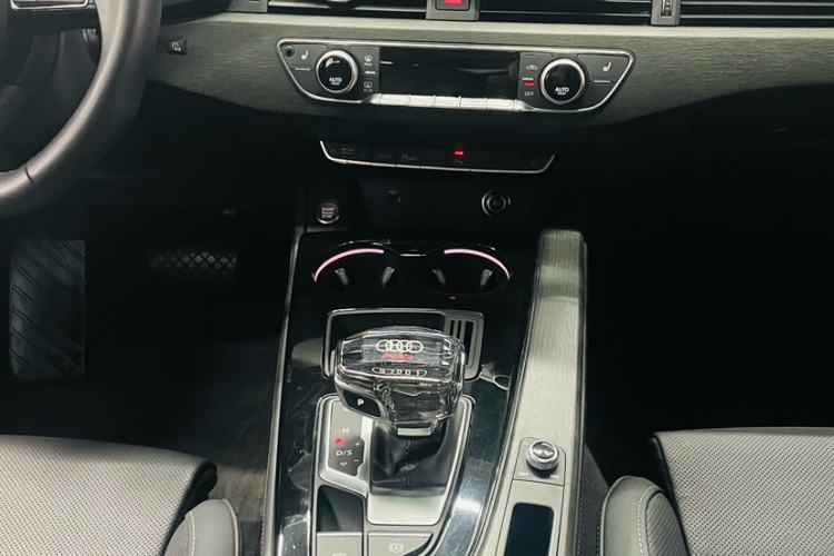 Used Audi A4L 2023 40 TFSI Luxury Dynamic Model Interior 5