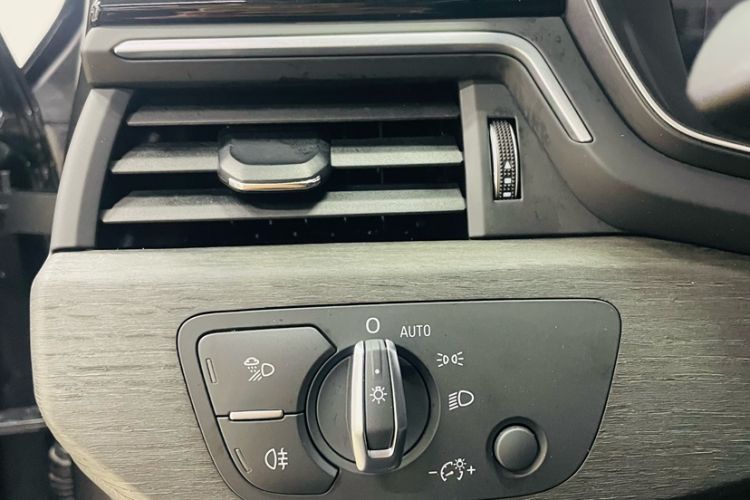 Used Audi A4L 2023 40 TFSI Luxury Dynamic Model Interior 8
