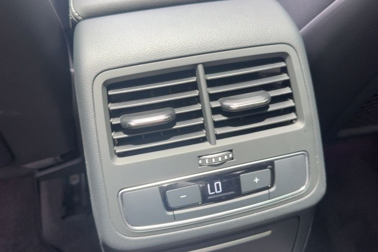Used Audi A4L 2023 40 TFSI Luxury Dynamic Model Interior 9