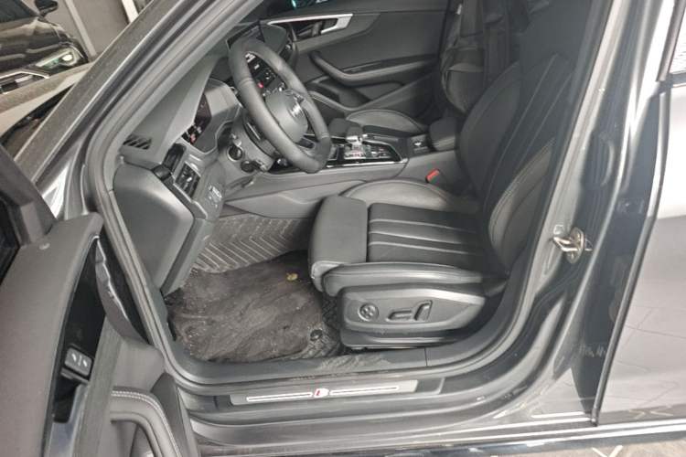 Used Audi A4L 2023 40 TFSI Luxury Dynamic Model Left Front Seat