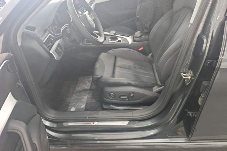 Used Audi A4L 2023 40 TFSI Fashion Dynamic Model Left Front Seat
