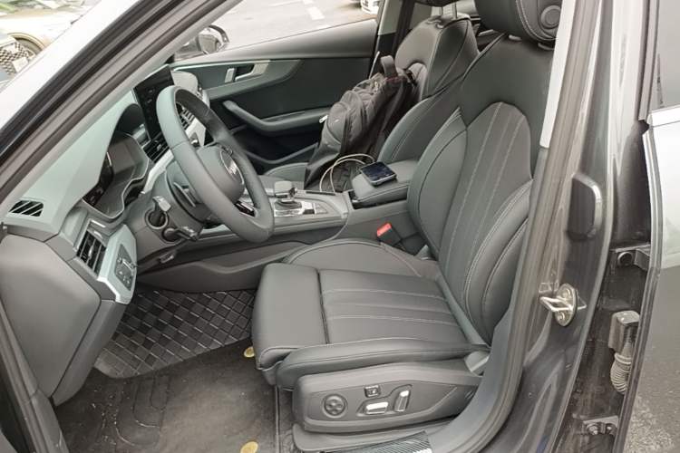 Used Audi A4L 2023 40 TFSI Fashion Dynamic Model Left Front Seat