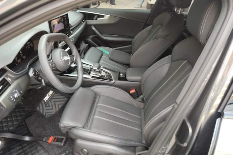 Used Audi A4L 2023 40 TFSI Luxury Dynamic Model Left Front Seat