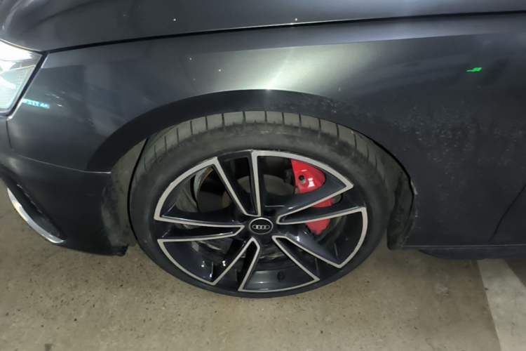 Used Audi A4L 2023 45 TFSI quattro Prestige Dynamic Edition Left Front Wheel Hub