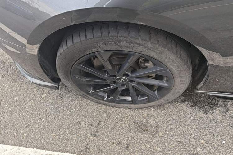 Used Audi A4L 2023 40 TFSI Luxury Dynamic Model Left Front Wheel Hub