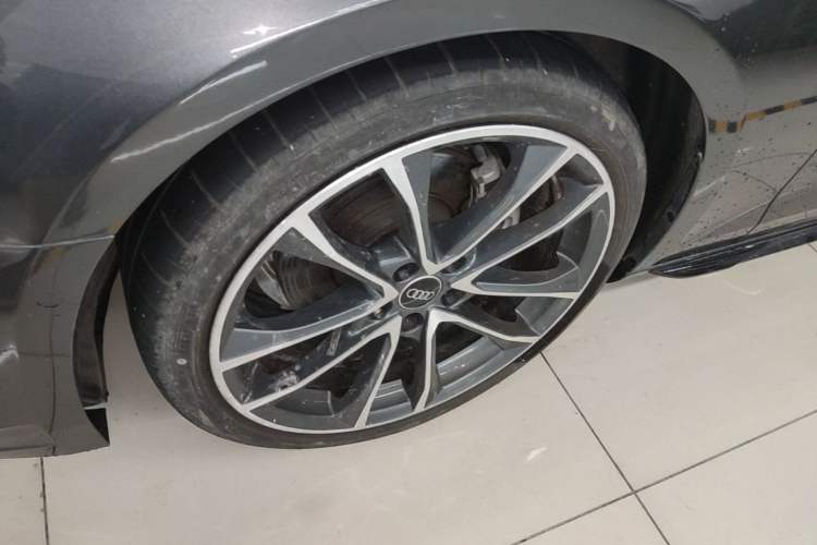 Used Audi A4L 2023 40 TFSI quattro Luxury Dynamic Edition Left Front Wheel Hub