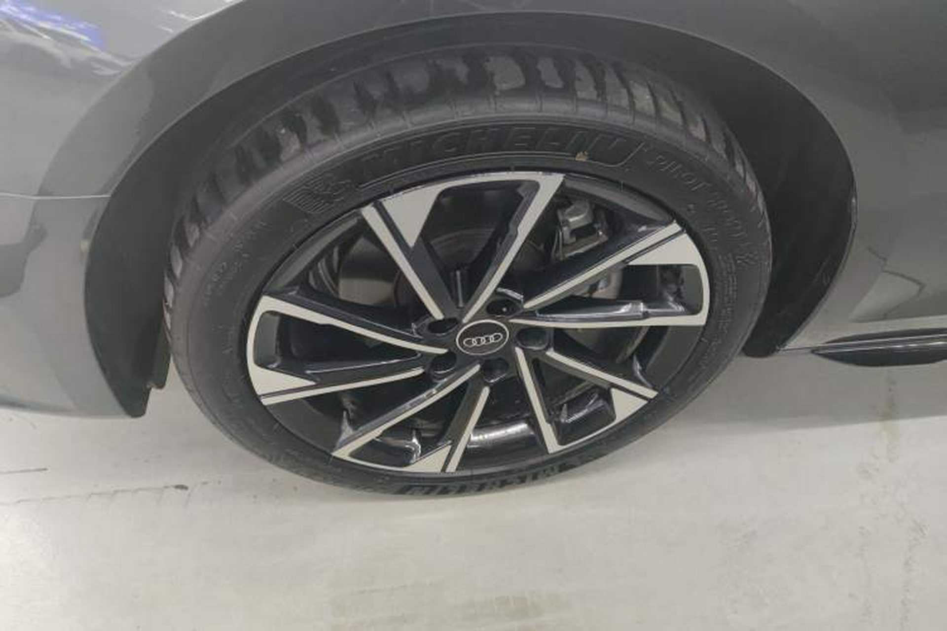 Used Audi A4L 2023 40 TFSI Luxury Dynamic Model Left Front Wheel Hub