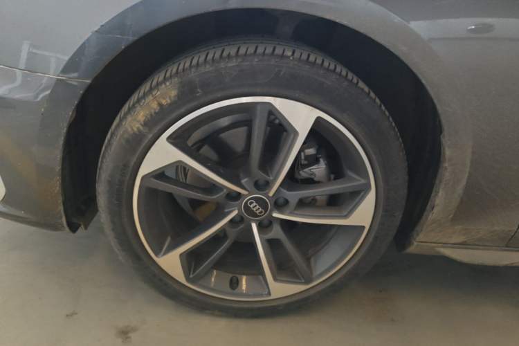 Used Audi A4L 2023 40 TFSI Fashion Dynamic Model Left Front Wheel Hub