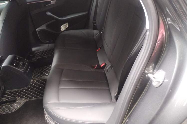 Used Audi A4L 2023 40 TFSI Fashionable and Elegant Version Left Rear Seat