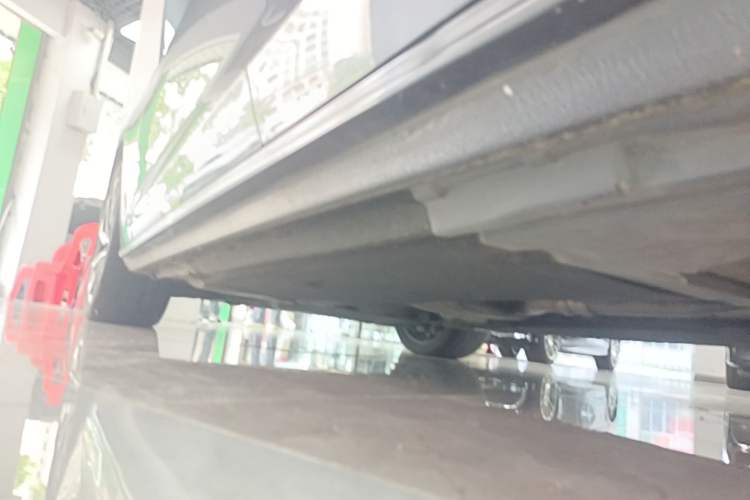 Used Audi A4L 2023 40 TFSI Fashionable and Elegant Version Left Side Sill