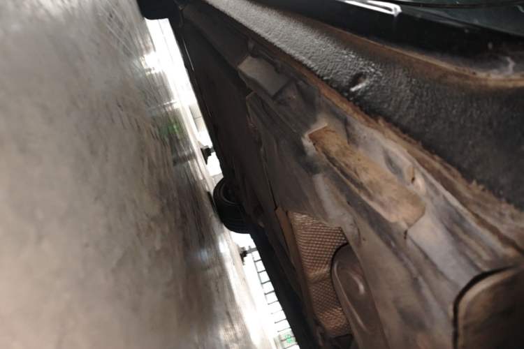 Used Audi A4L 2023 40 TFSI Luxury Dynamic Model Left Side Sill