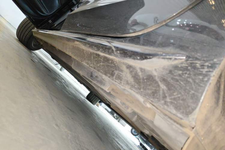 Used Audi A4L 2023 40 TFSI Fashion Dynamic Model Left Side Sill